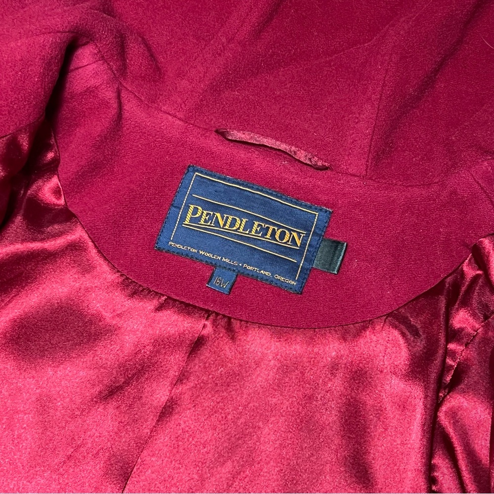 Pendleton Red Pea Coat with Hood and Double-Breasted Design - Picture 6 of 15